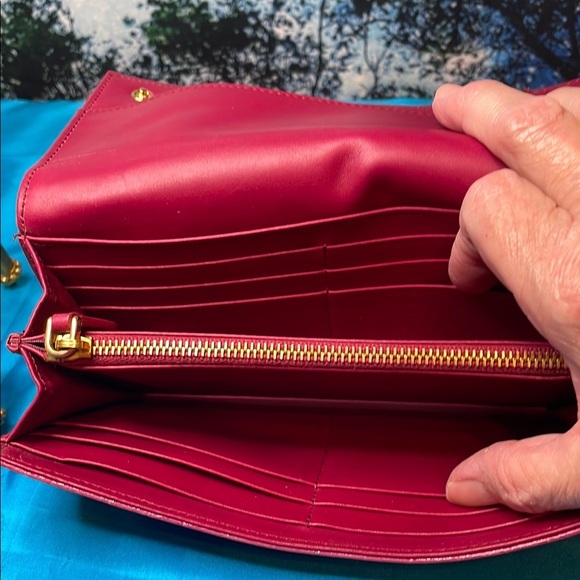 Miu Miu Pink Crocodile Embossed Wallet - Picture 9 of 16